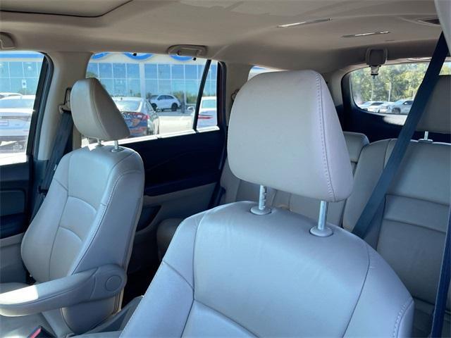 used 2022 Honda Pilot car, priced at $30,899