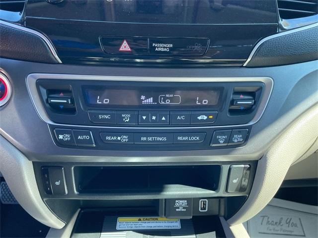 used 2022 Honda Pilot car, priced at $30,899