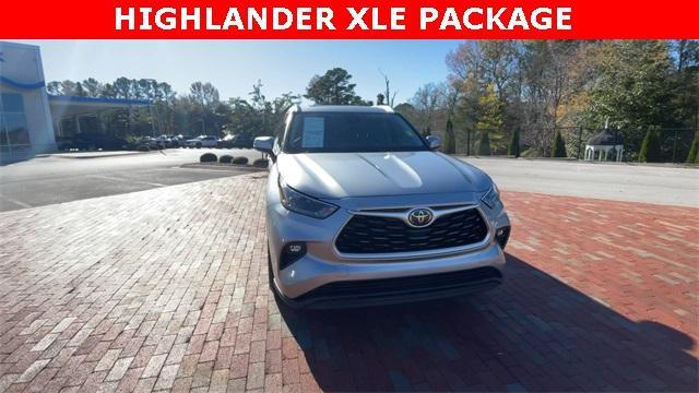 used 2021 Toyota Highlander car, priced at $31,415