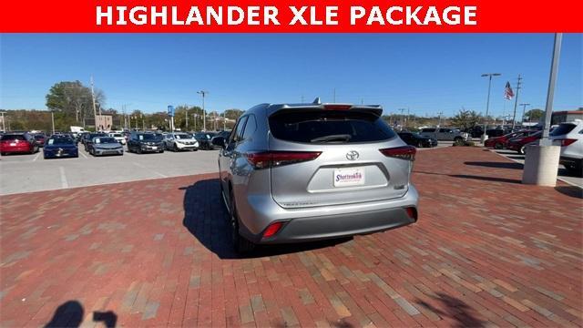 used 2021 Toyota Highlander car, priced at $31,415