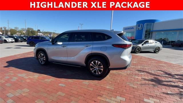 used 2021 Toyota Highlander car, priced at $31,415