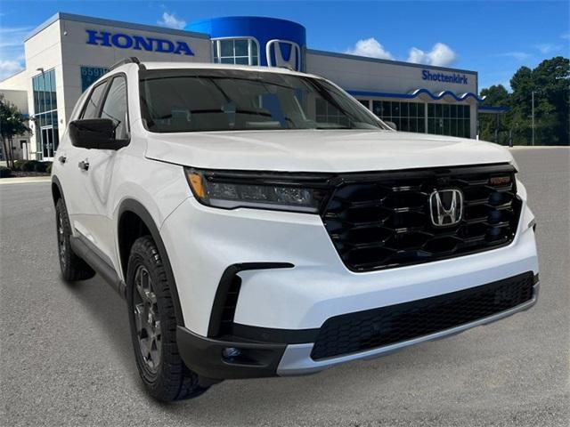 new 2025 Honda Pilot car, priced at $50,950