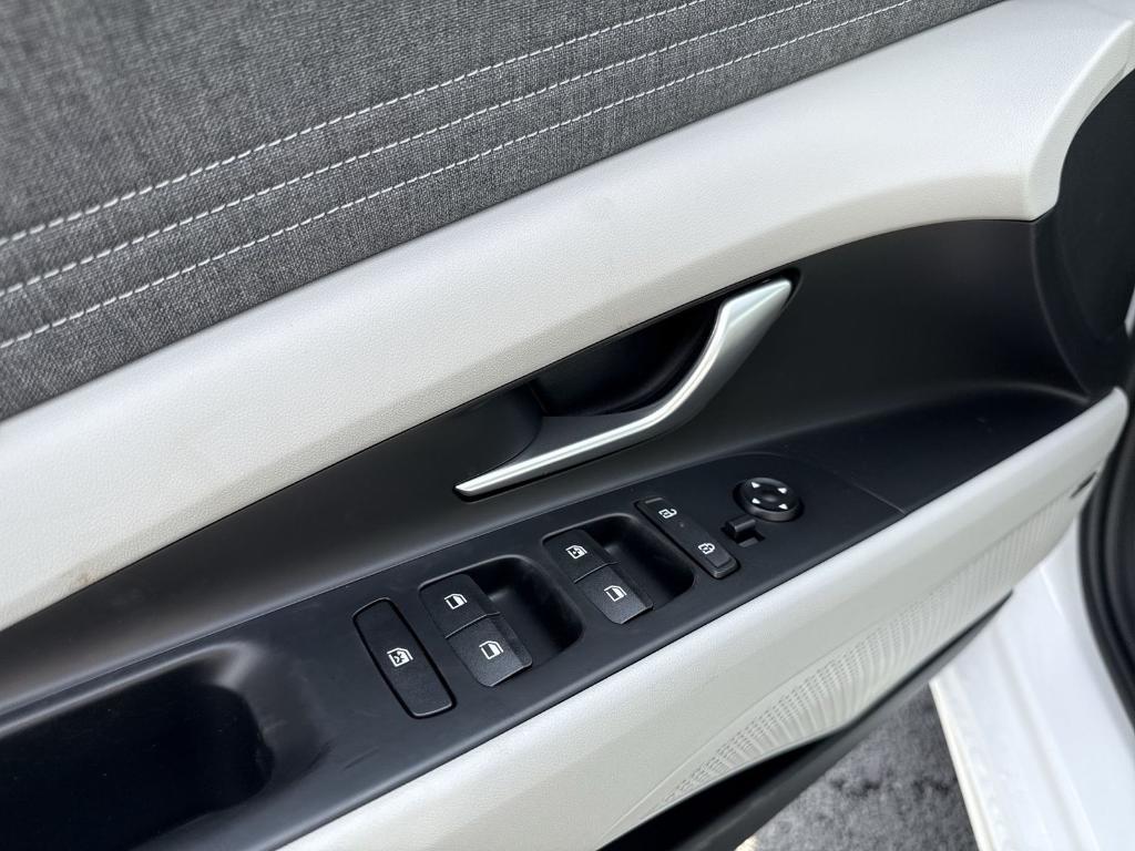 new 2025 Hyundai Elantra car, priced at $27,800