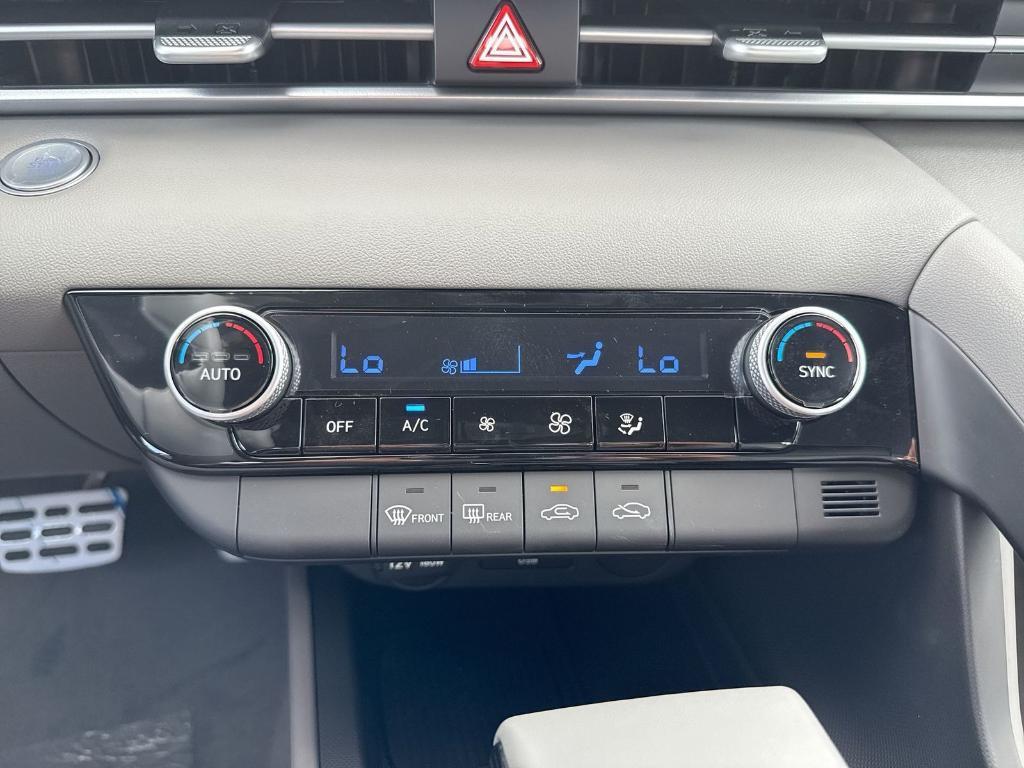 new 2025 Hyundai Elantra car, priced at $23,776