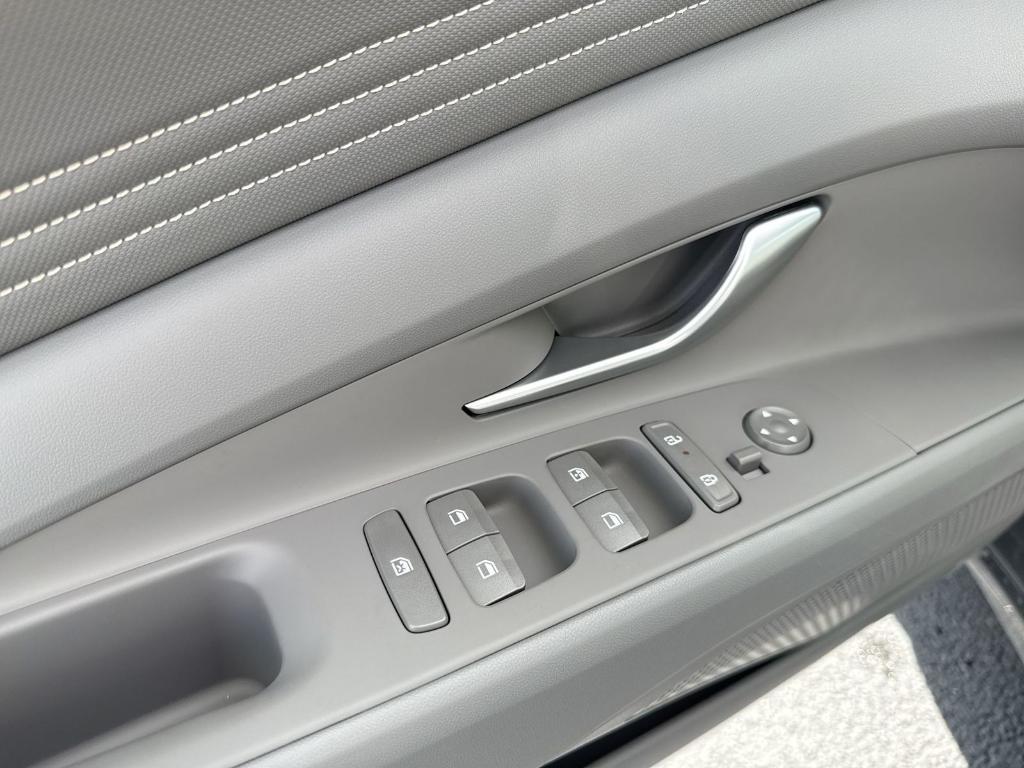 new 2025 Hyundai Elantra car, priced at $23,776