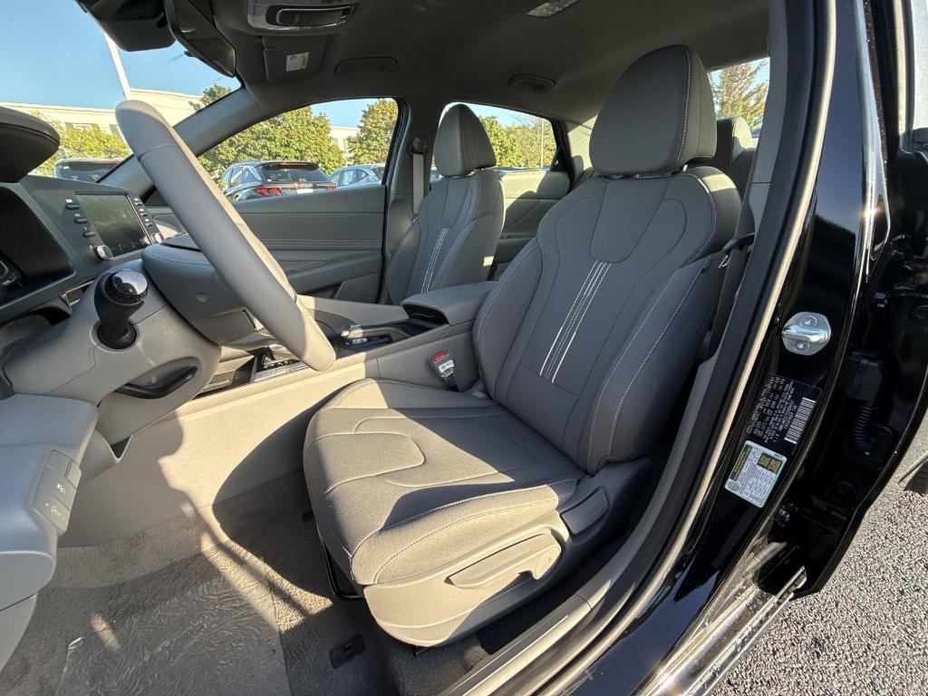 new 2025 Hyundai Elantra car, priced at $23,776