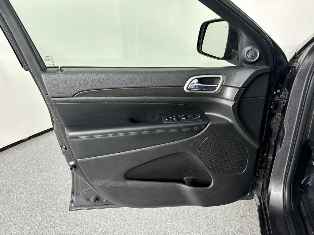 used 2017 Jeep Grand Cherokee car, priced at $14,998