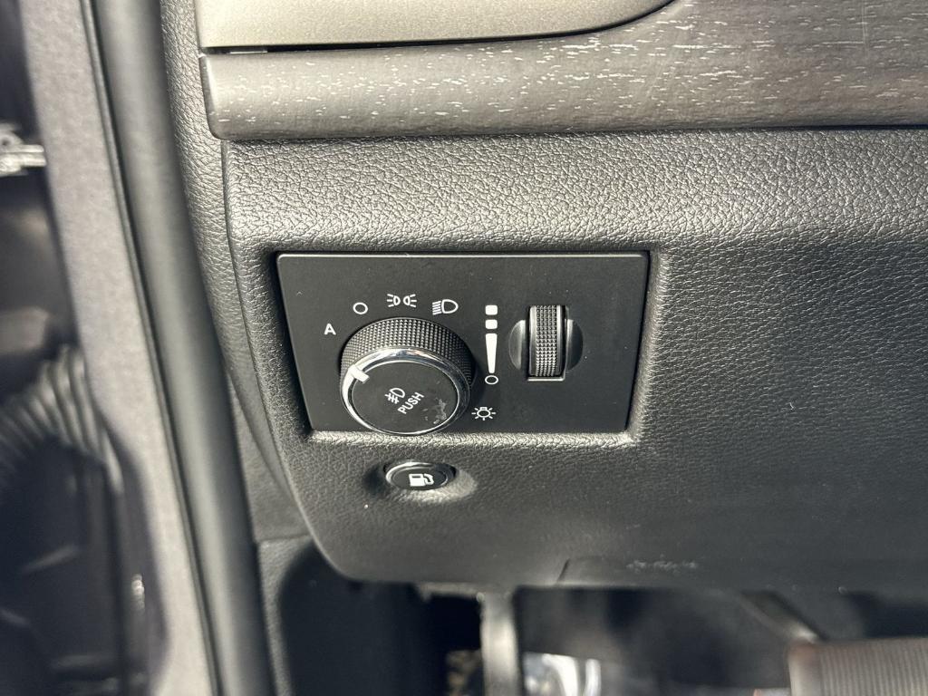 used 2017 Jeep Grand Cherokee car, priced at $14,998