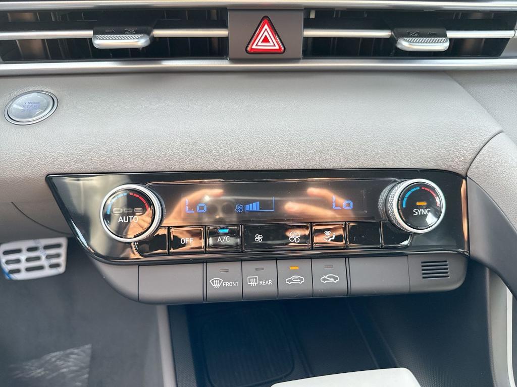 new 2025 Hyundai Elantra car, priced at $24,333