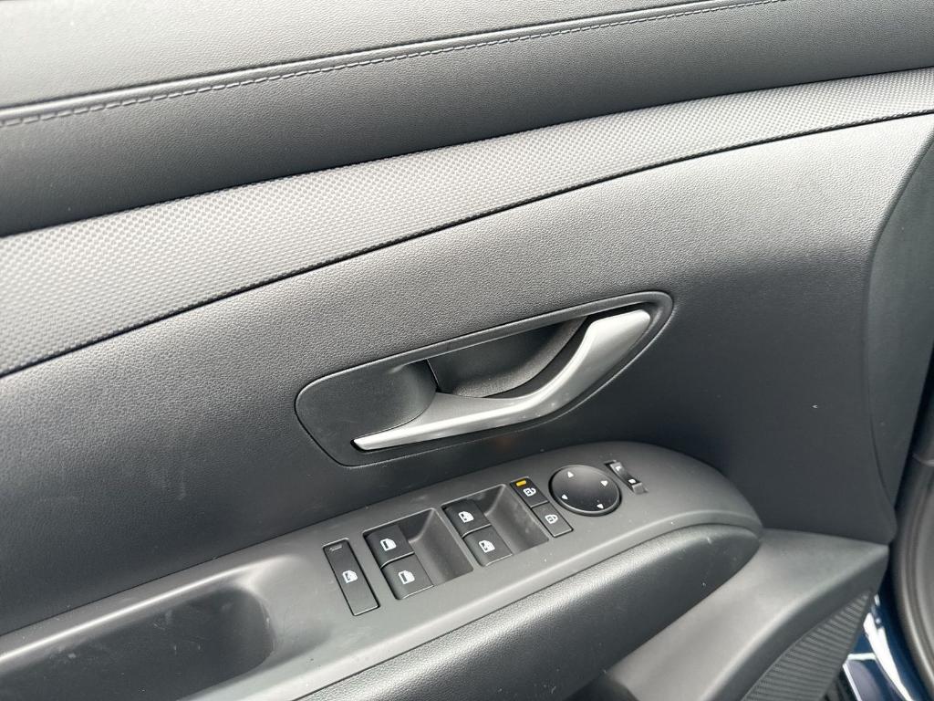 new 2026 Hyundai TUCSON Hybrid car, priced at $32,548