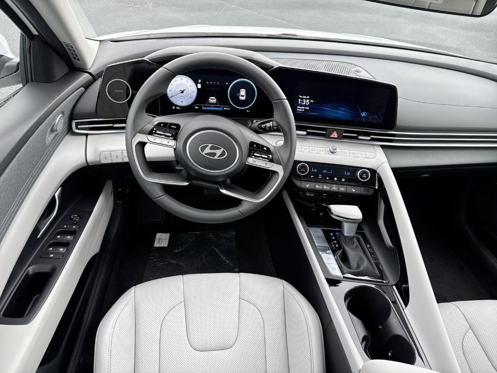new 2025 Hyundai Elantra car, priced at $27,787
