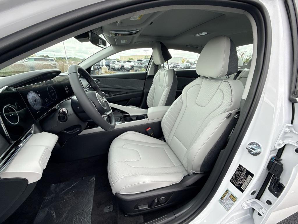 new 2025 Hyundai Elantra car, priced at $27,787