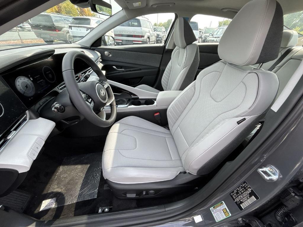 new 2025 Hyundai Elantra car, priced at $27,243