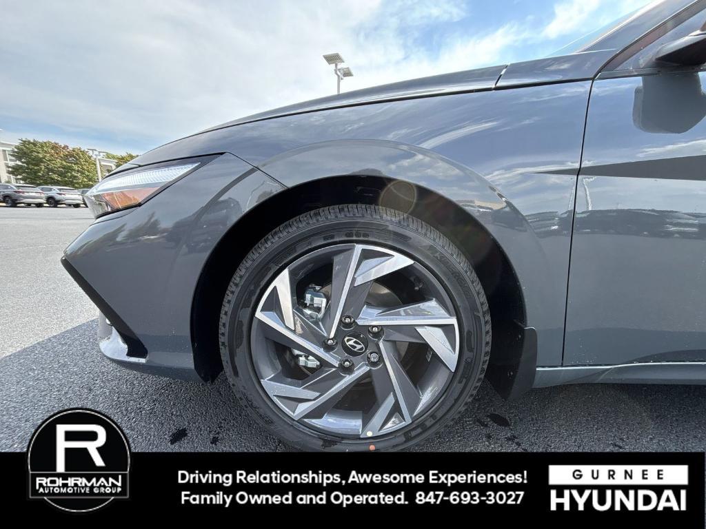 new 2025 Hyundai Elantra car, priced at $27,243