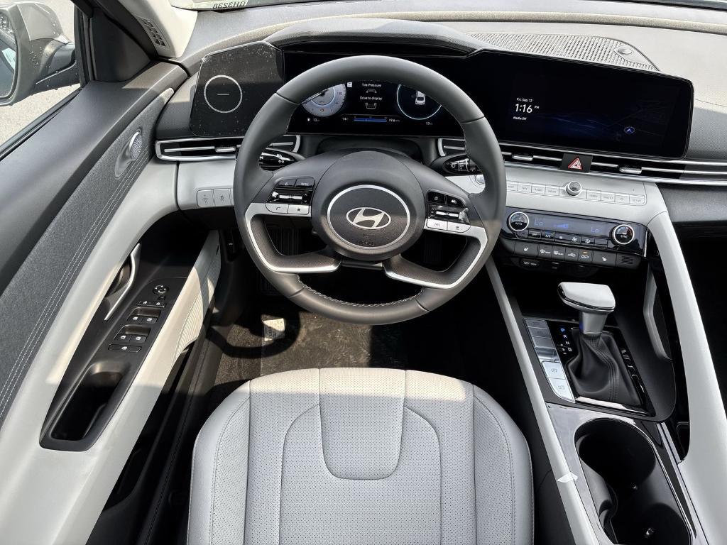 new 2025 Hyundai Elantra car, priced at $27,243