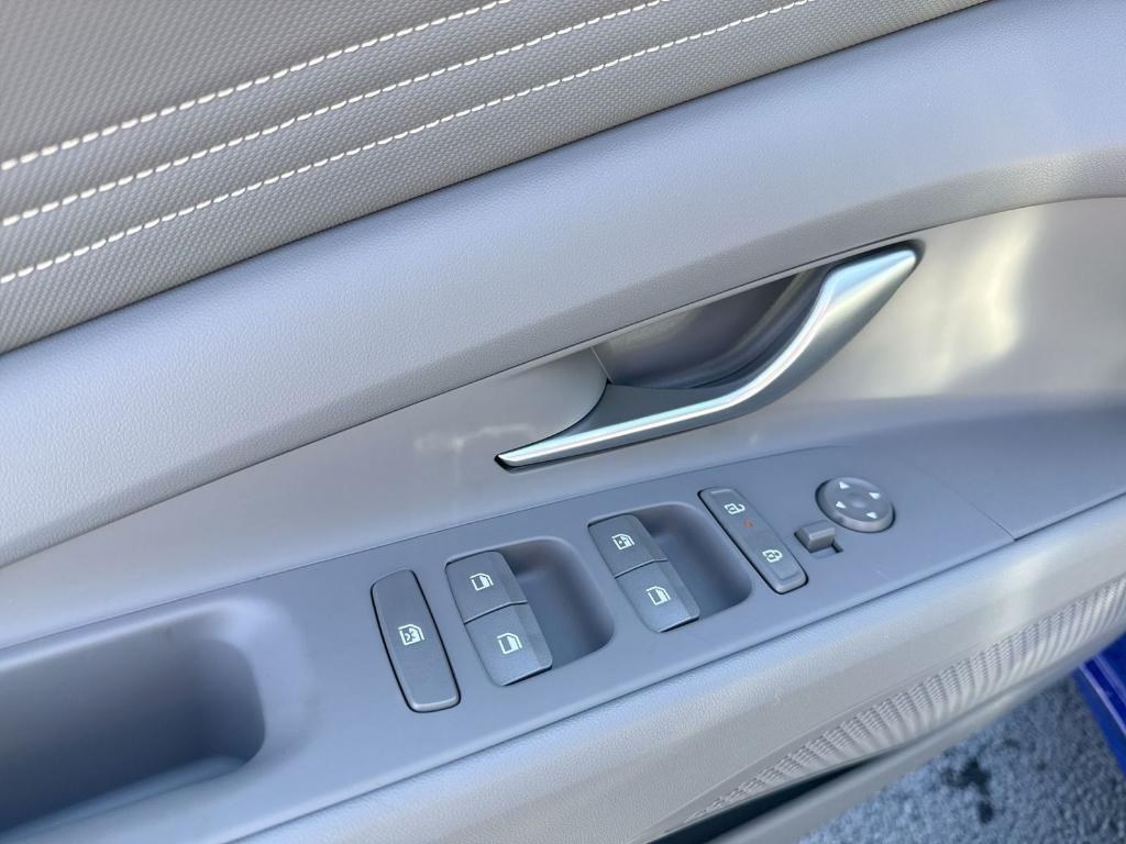 new 2025 Hyundai Elantra car, priced at $23,776