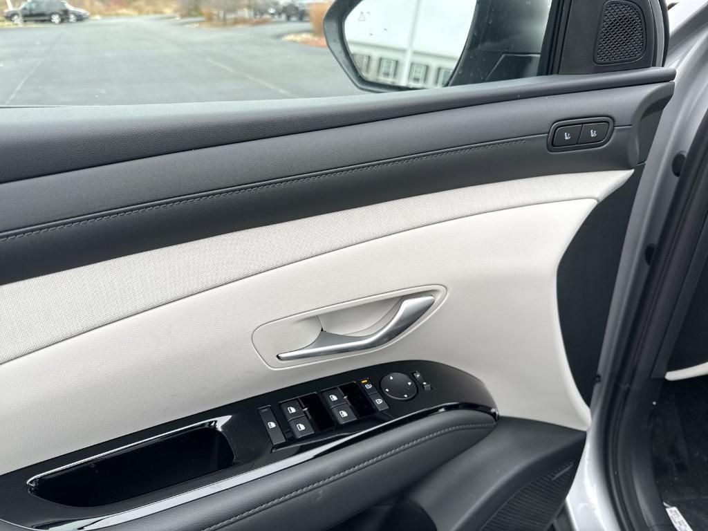 new 2026 Hyundai TUCSON Hybrid car, priced at $40,710