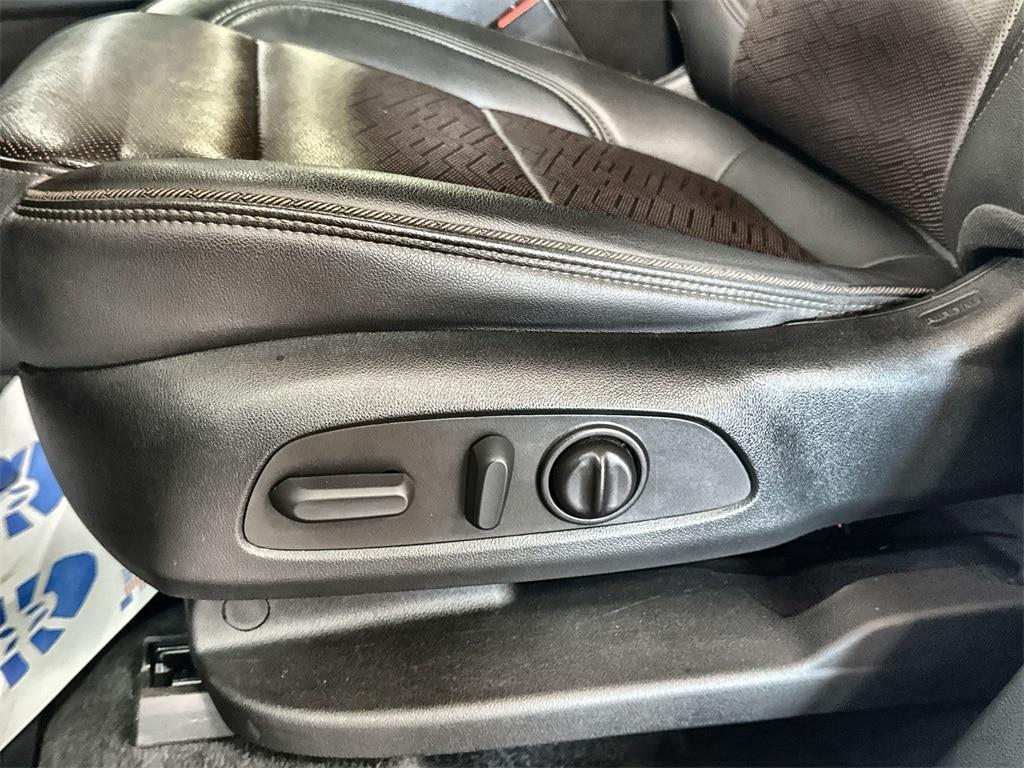 used 2023 Chevrolet Traverse car, priced at $35,984