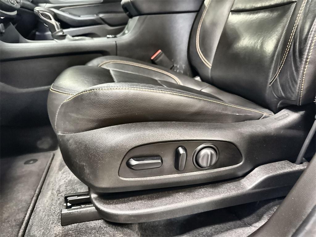 used 2021 Chevrolet Traverse car, priced at $21,593