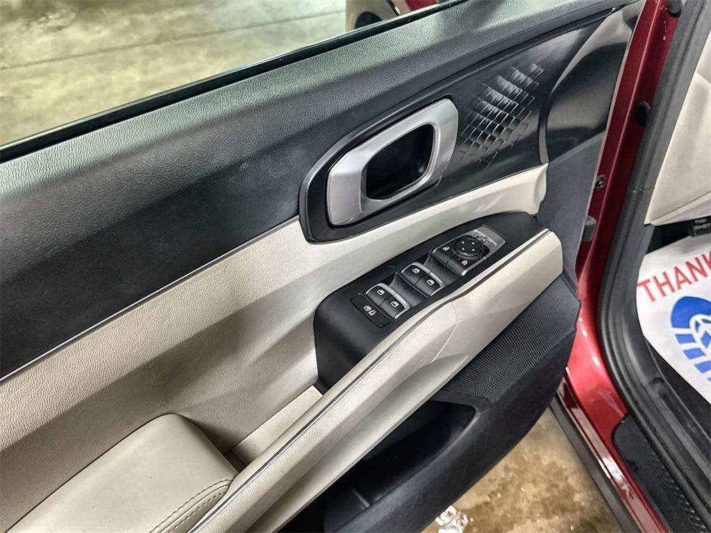 used 2022 Kia Sorento car, priced at $22,982