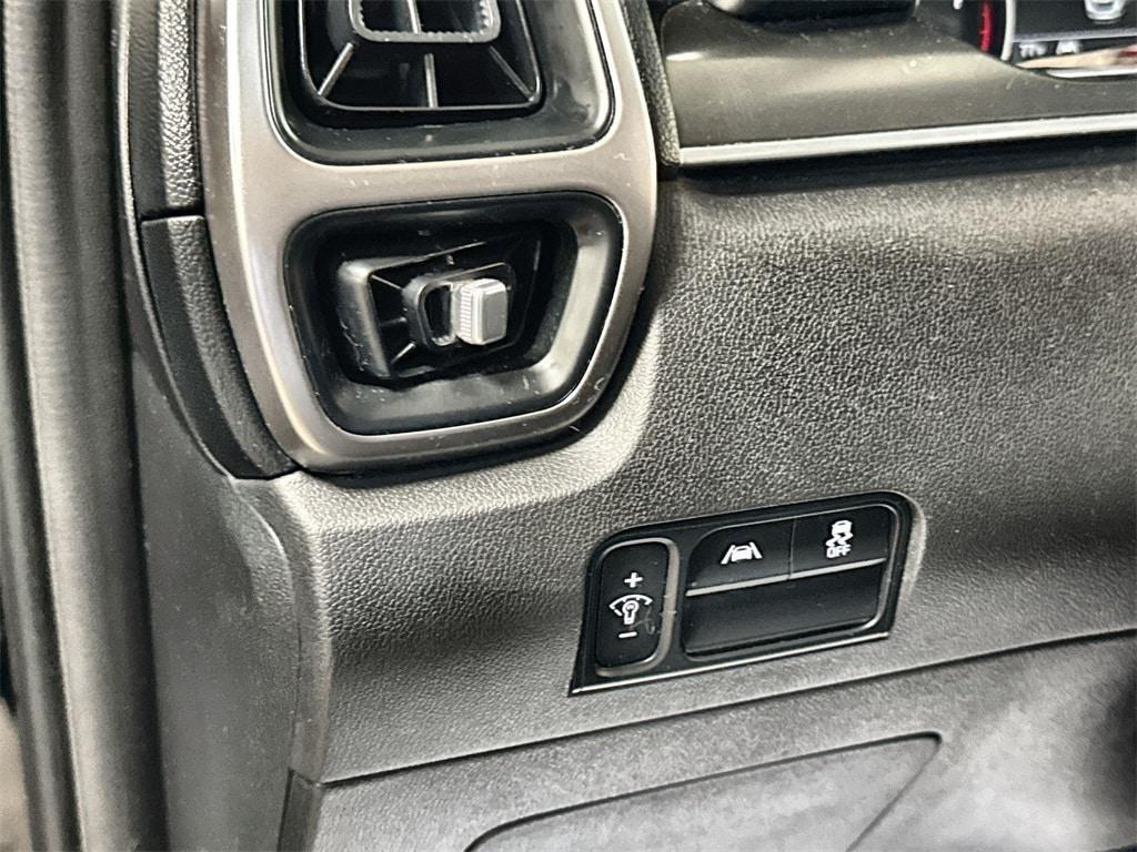 used 2022 Kia Sorento car, priced at $22,191