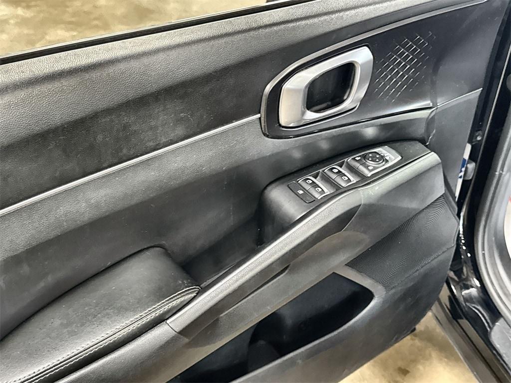 used 2022 Kia Sorento car, priced at $22,191