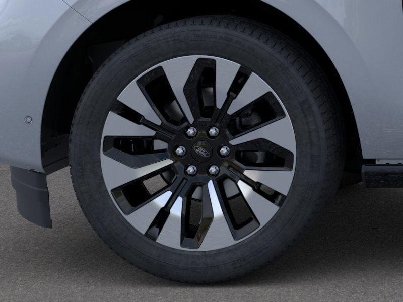 new 2025 Ford Expedition car, priced at $77,846