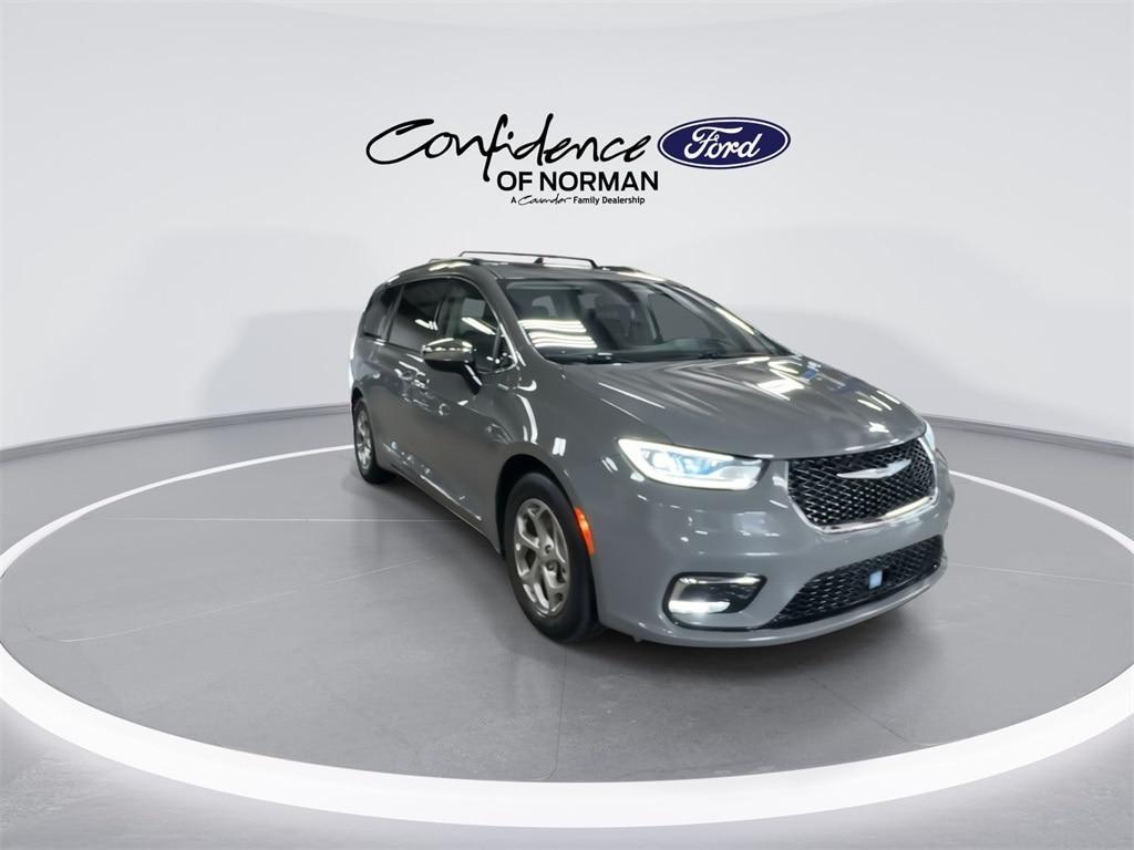 used 2023 Chrysler Pacifica car, priced at $27,511