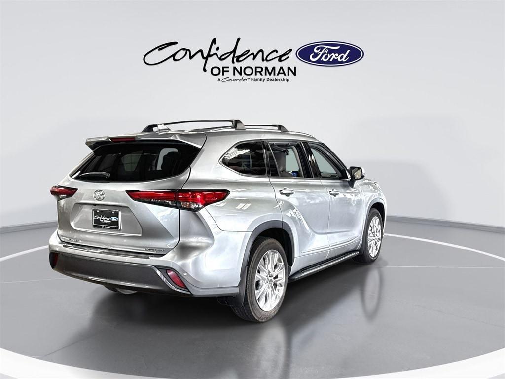 used 2021 Toyota Highlander car, priced at $30,842