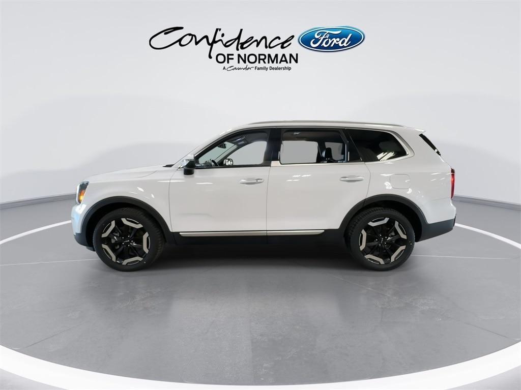 used 2023 Kia Telluride car, priced at $34,102