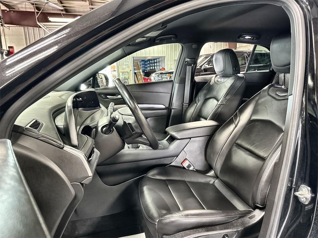 used 2024 Cadillac XT4 car, priced at $29,514