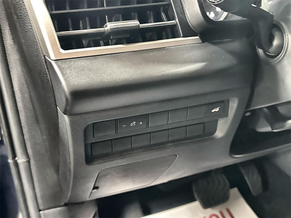 used 2024 Mitsubishi Outlander car, priced at $20,117