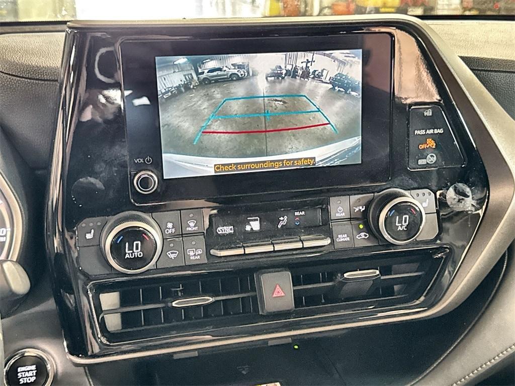 used 2023 Toyota Highlander car, priced at $32,763