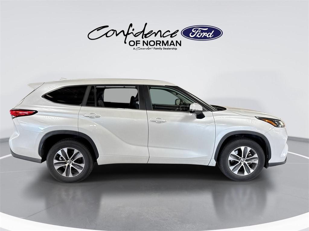 used 2023 Toyota Highlander car, priced at $32,763