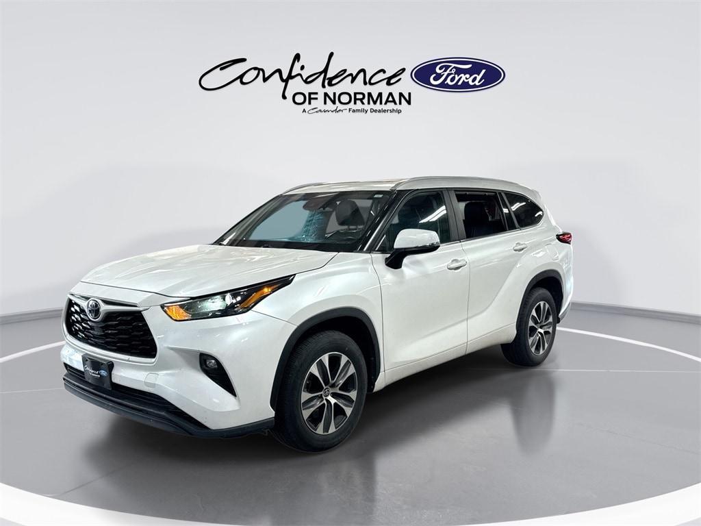 used 2023 Toyota Highlander car, priced at $32,763
