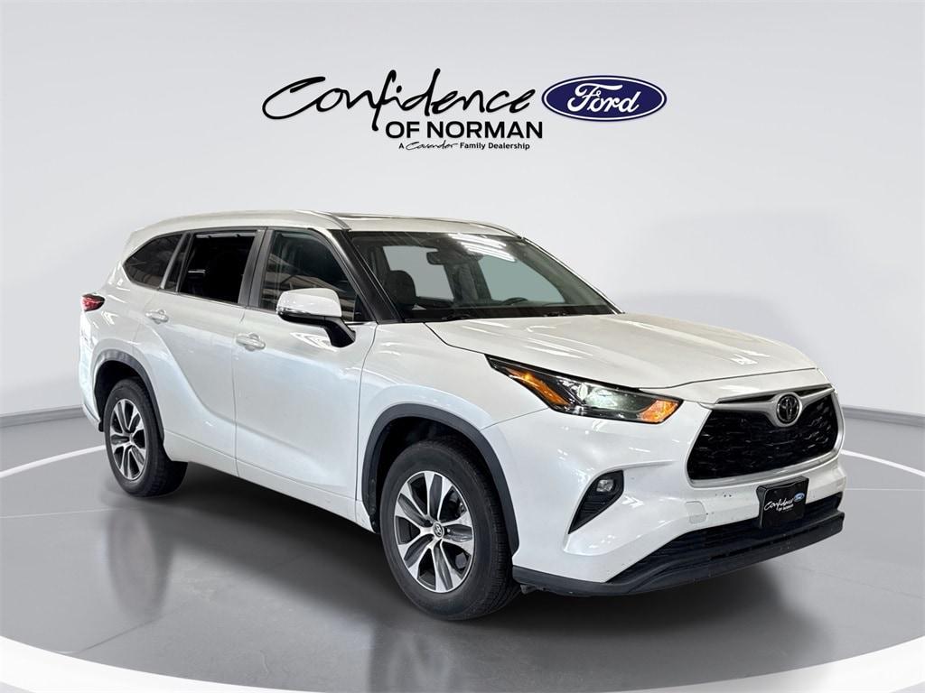 used 2023 Toyota Highlander car, priced at $32,763