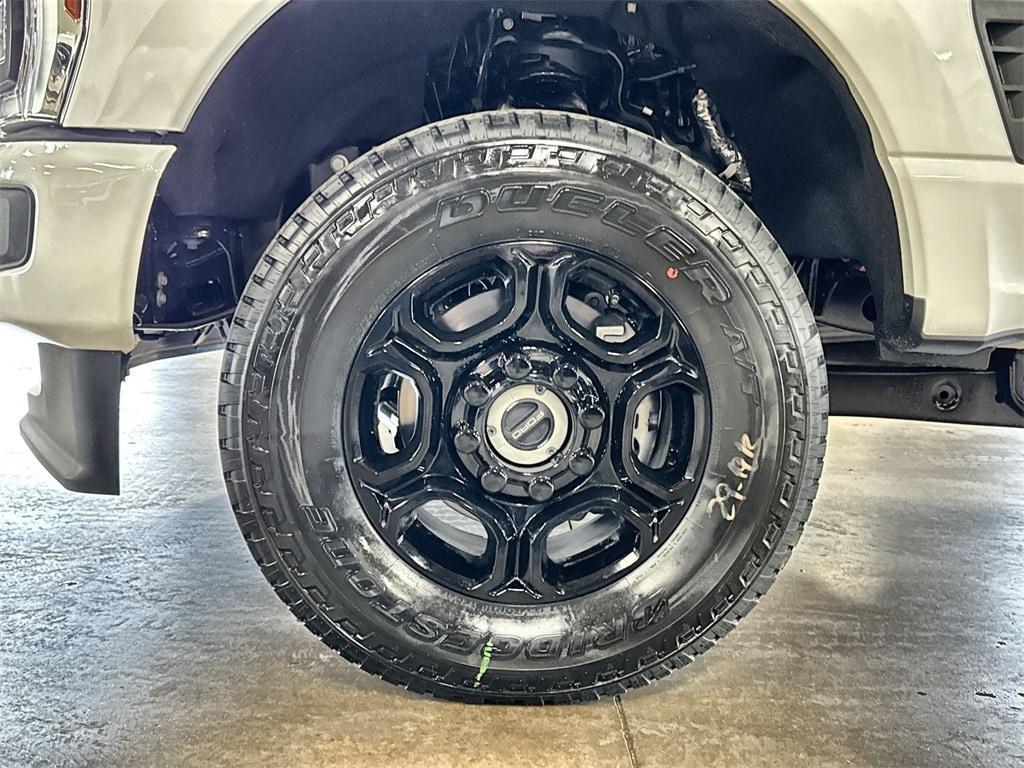new 2025 Ford F-350 car, priced at $58,691