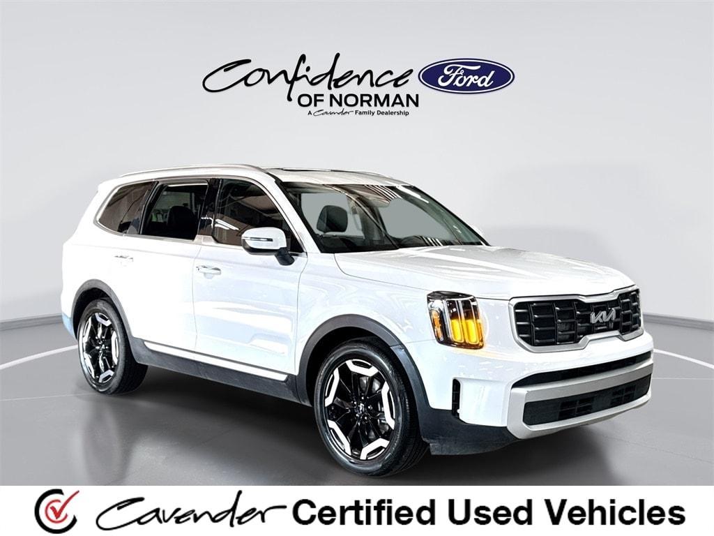 used 2024 Kia Telluride car, priced at $32,387