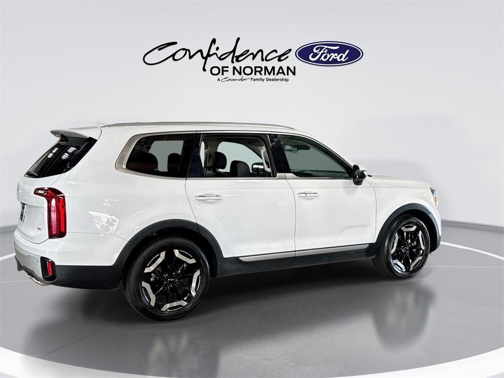 used 2024 Kia Telluride car, priced at $32,387
