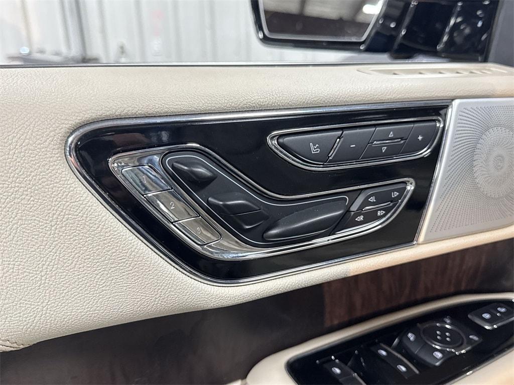 used 2019 Lincoln Navigator L car, priced at $30,123