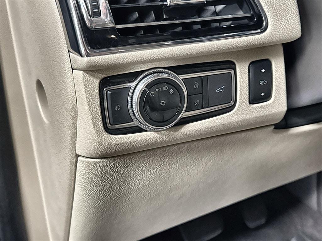 used 2019 Lincoln Navigator L car, priced at $30,123