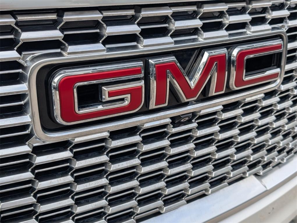 used 2021 GMC Yukon XL car, priced at $43,988