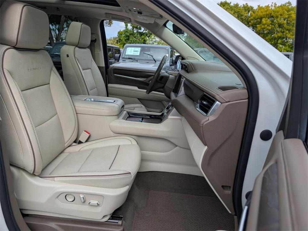 used 2021 GMC Yukon XL car, priced at $43,988