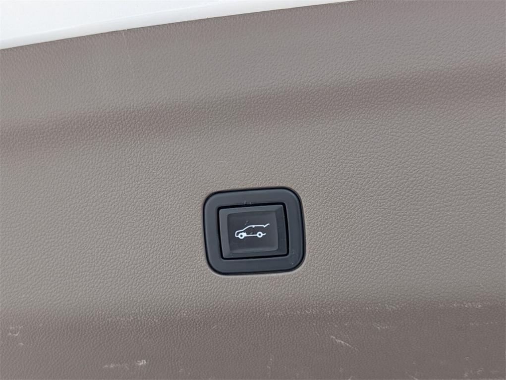 used 2021 GMC Yukon XL car, priced at $43,988