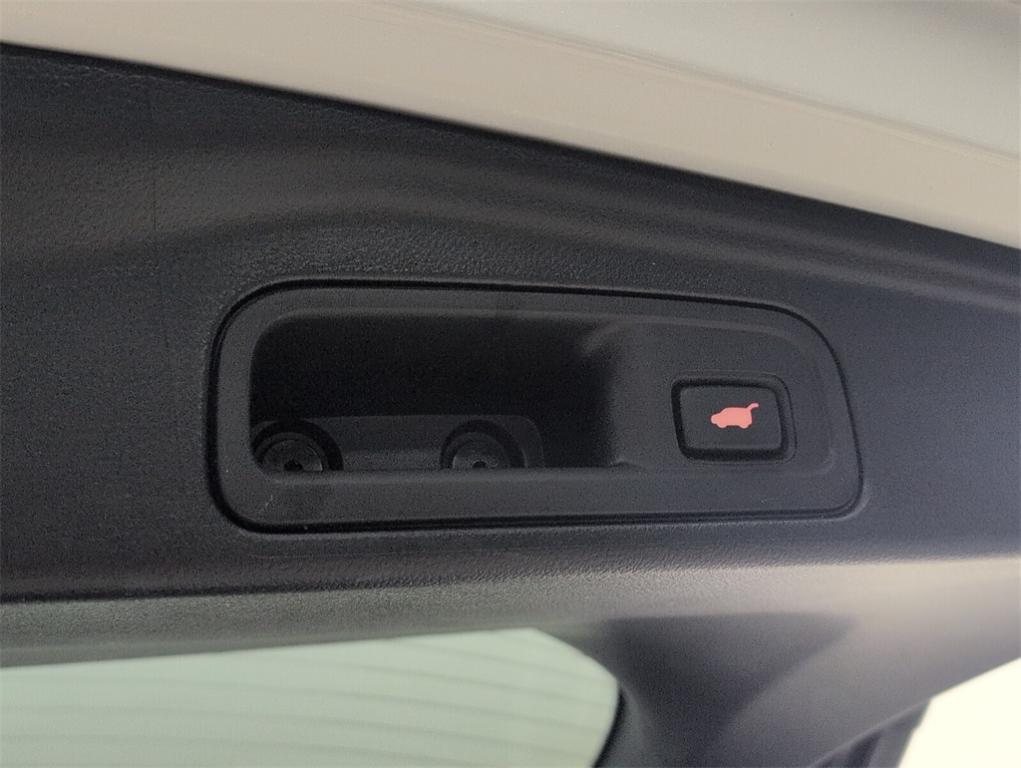 used 2022 Honda Pilot car, priced at $27,538