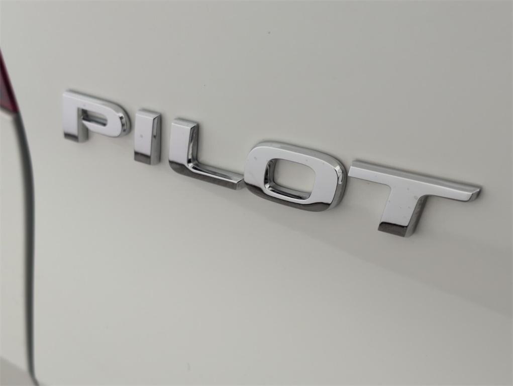 used 2022 Honda Pilot car, priced at $27,538