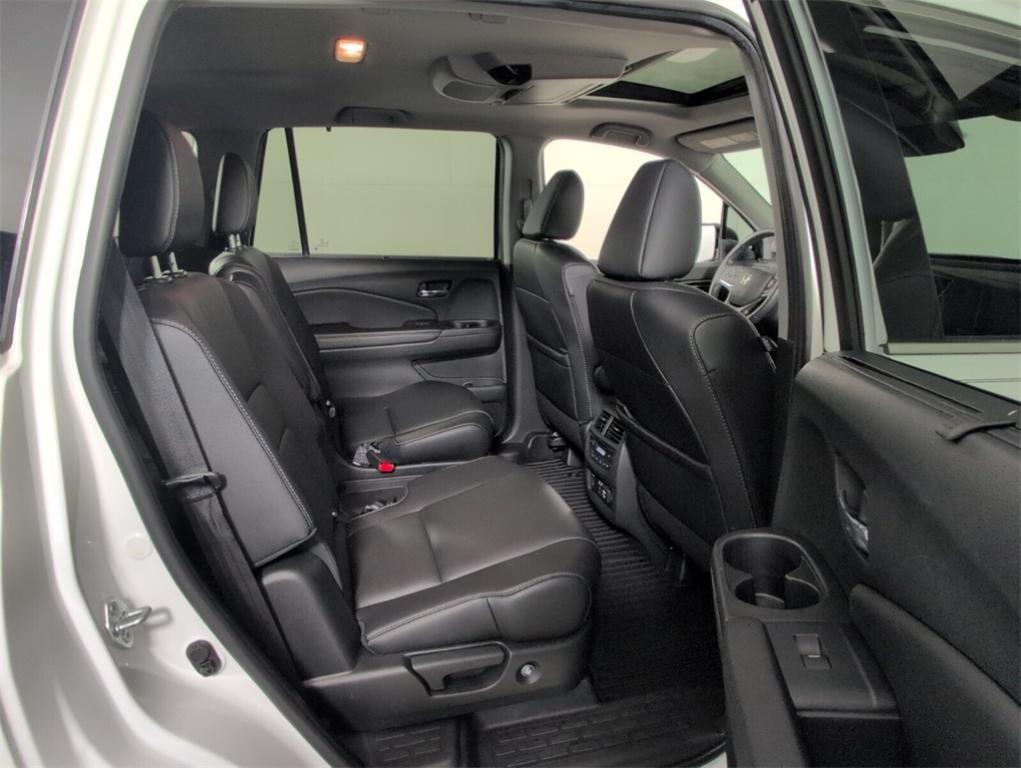 used 2022 Honda Pilot car, priced at $27,538