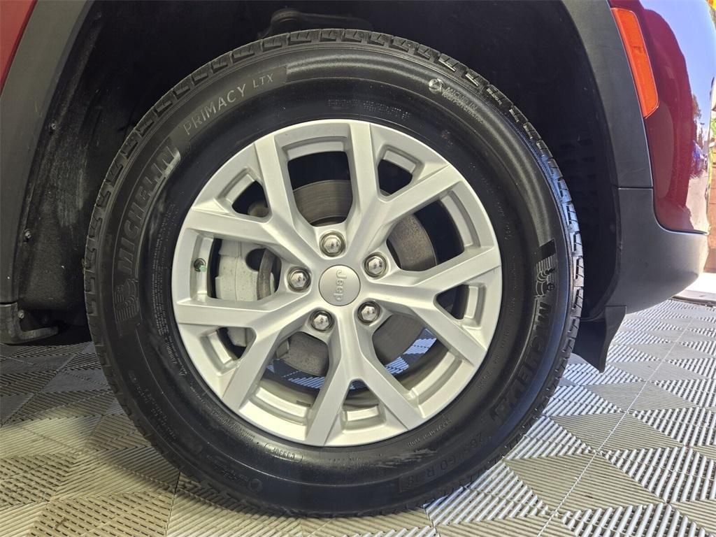 used 2023 Jeep Grand Cherokee car, priced at $19,398