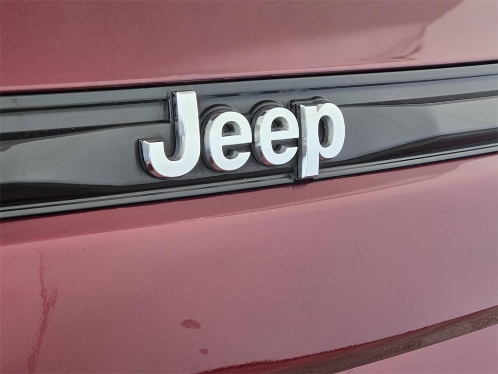 used 2023 Jeep Grand Cherokee car, priced at $19,398