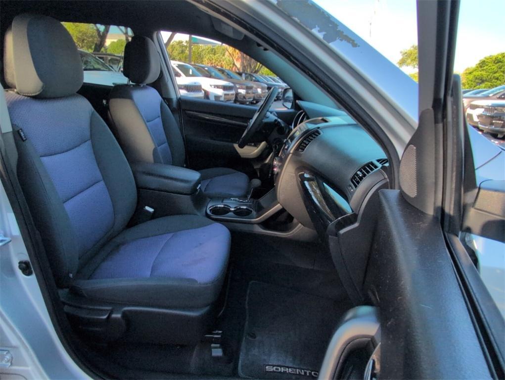 used 2013 Kia Sorento car, priced at $10,000